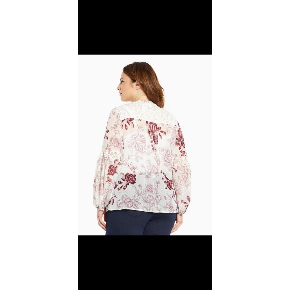 Torrid Floral Print Chiffon Lace Inset Top size 4/4X - Picture 2 of 5